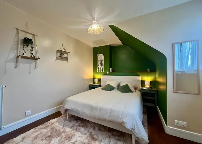 Charmante Maison Renovee, Calme Et Proche Du Centre *