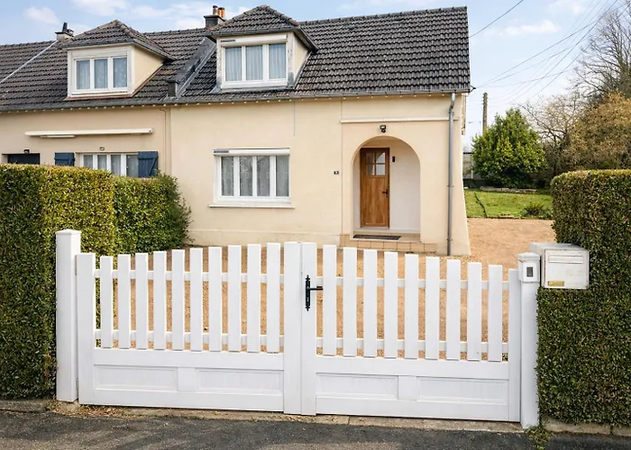 Charmante Maison Renovee, Calme Et Proche Du Centre Nyaraló