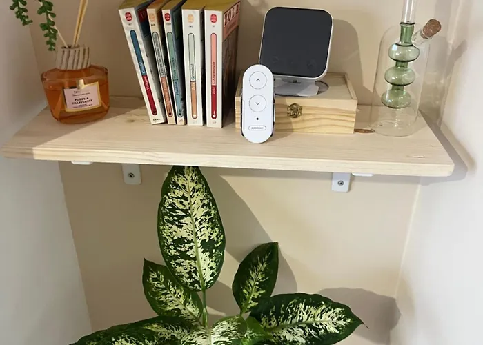 Nyaraló Charmante Maison Renovee, Calme Et Proche Du Centre Caen