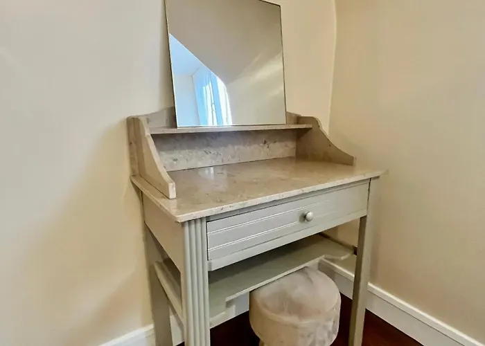 Nyaraló Charmante Maison Renovee, Calme Et Proche Du Centre Caen